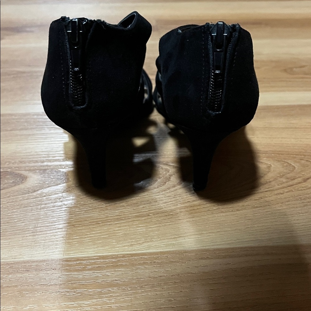 Black Strappy Women's Sandals - Picture 2 of 3